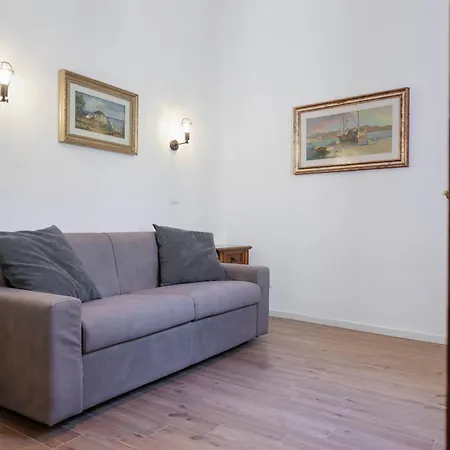 Santa Croce Elegant Apartment-3